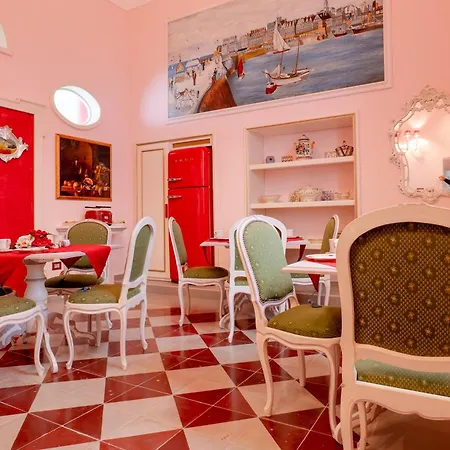 The Crown Palace - Hotel