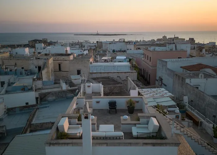 The Crown Palace - *