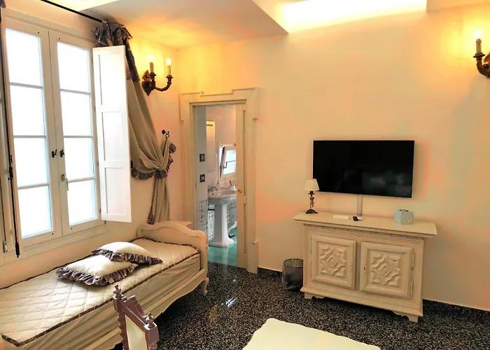 The Crown Palace - Hotel *