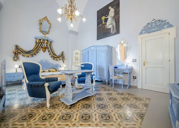 The Crown Palace - Hotel