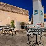 Hotel The Crown Palace -
