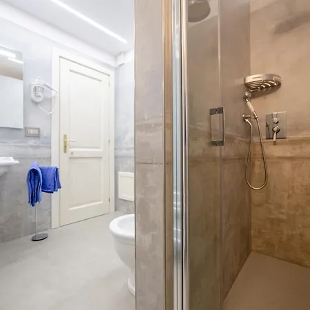 The Crown Palace - Hotel *