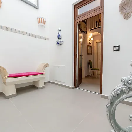 The Crown Palace - * Gallipoli