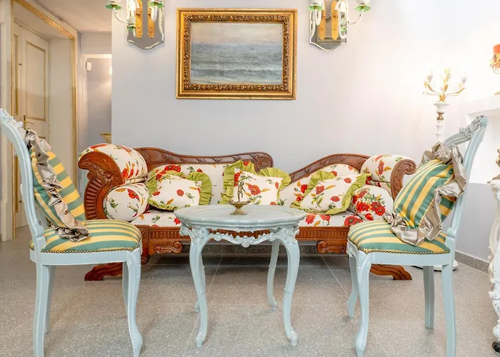 Otel The Crown Palace -