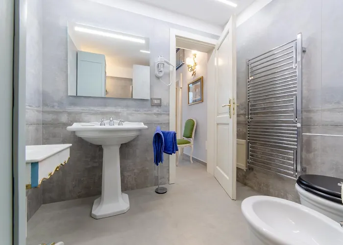 The Crown Palace - Gallipoli