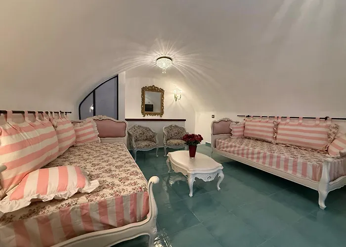 Otel The Crown Palace -