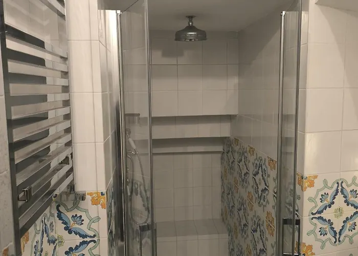 The Crown Palace - Otel *