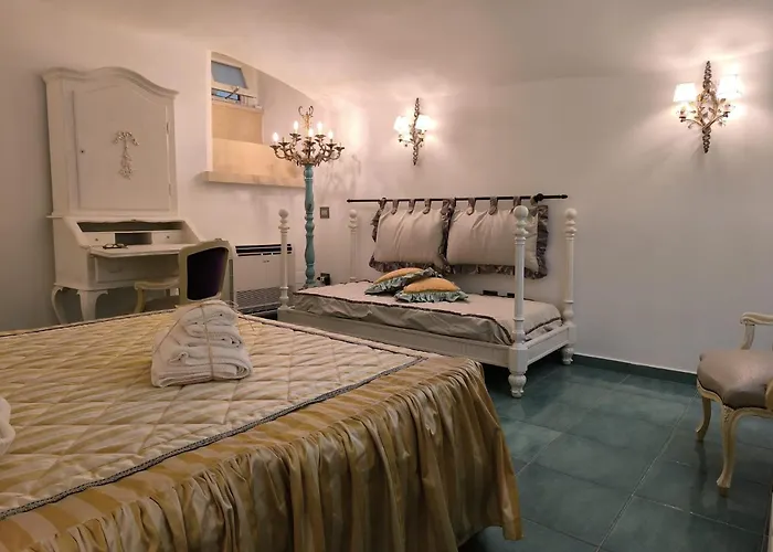 Otel The Crown Palace - *