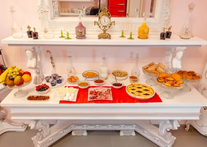 The Crown Palace - Otel