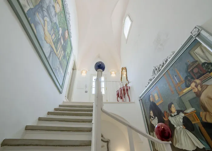 Hotel The Crown Palace - *